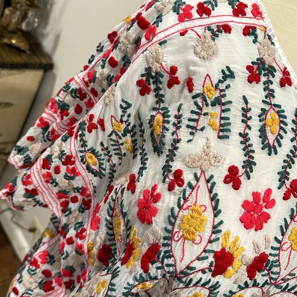 Beautiful embroidery Johnny Was top - Picture 3 of 10